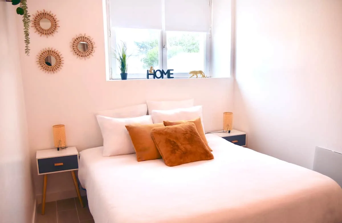 Chambre avec lit double