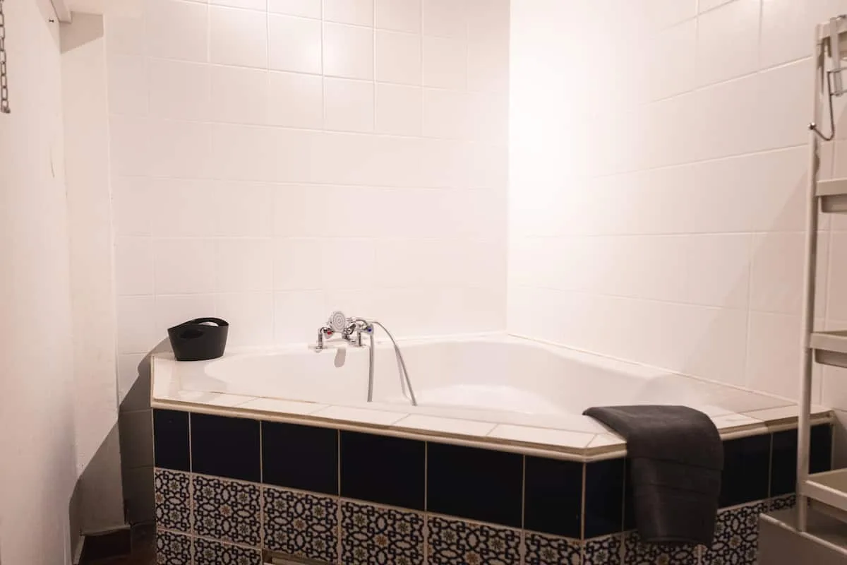 Salle de bain partagée